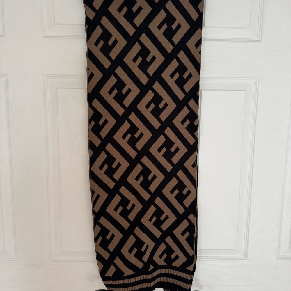 Authentic Fendi Black and Brown Logo Scarf - Picture 1 of 10